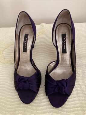 ANNA New York Purple Satin Peep-Toe Heels with Knot Accent